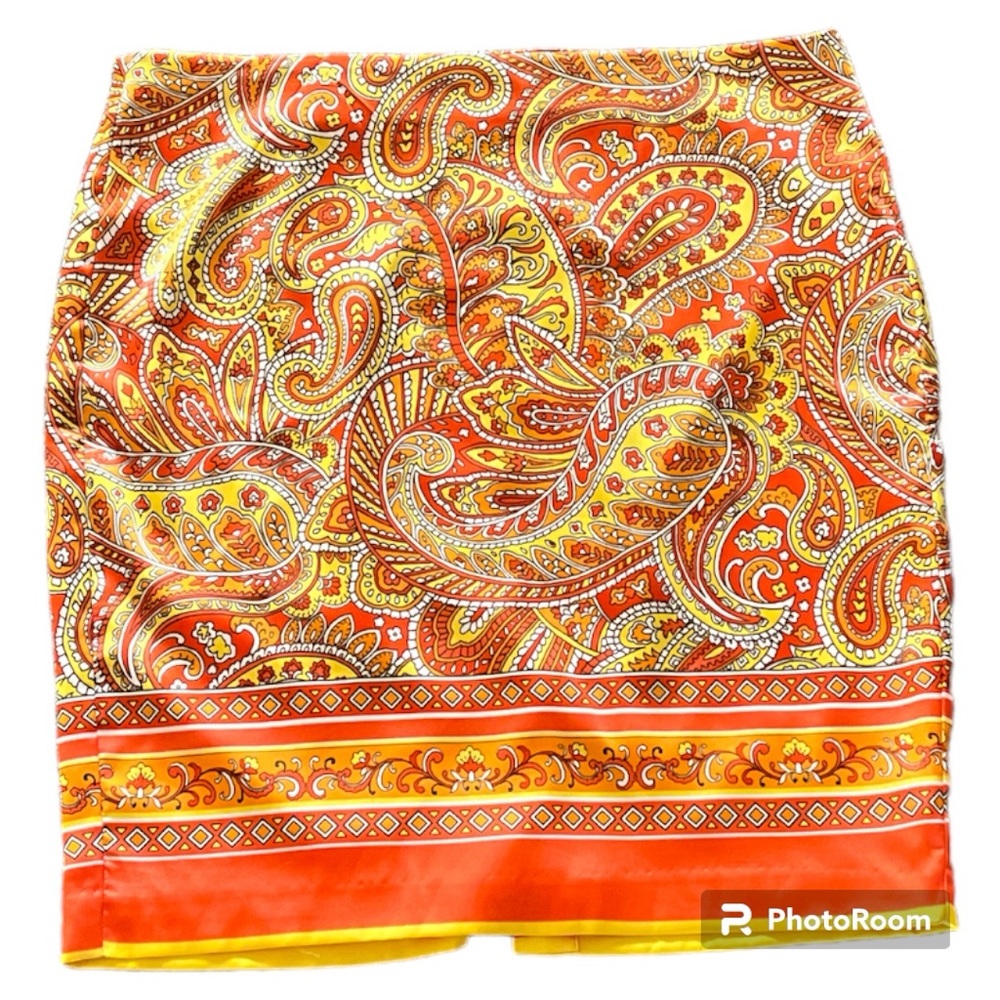 Vince CAMUTO Women’s Orange and Yellow Paisley Satin Pencil Skirt size 12